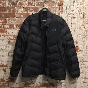 Black men’s mountain hardwear puffer